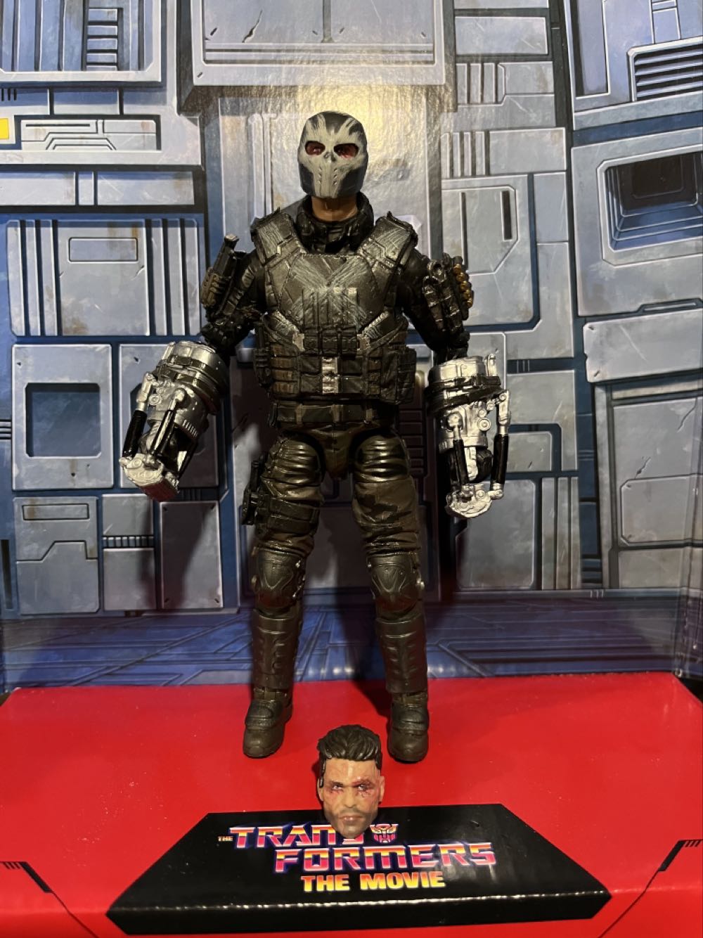 Crossbones - Hasbro (Marvel Legends: First 10 Years) action figure collectible - Main Image 3