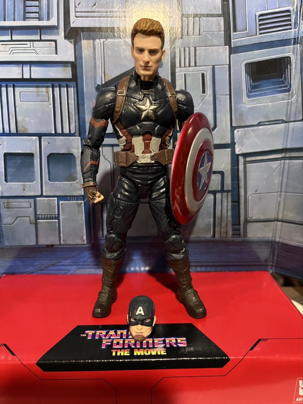 Captain America - Hasbro (Marvel Legends: First 10 Years) action figure collectible - Main Image 3