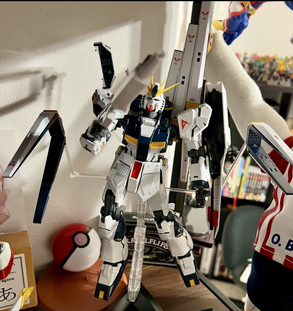 Nu Gundam Ver. Ka (MG)  (Master Grade) action figure collectible [Barcode 4573102554543] - Main Image 4