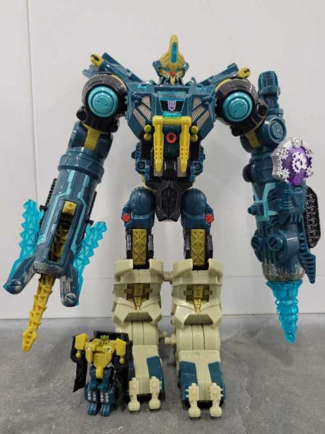 Menasor With Heavy Load - Hasbro (Cybertron) action figure collectible - Main Image 2