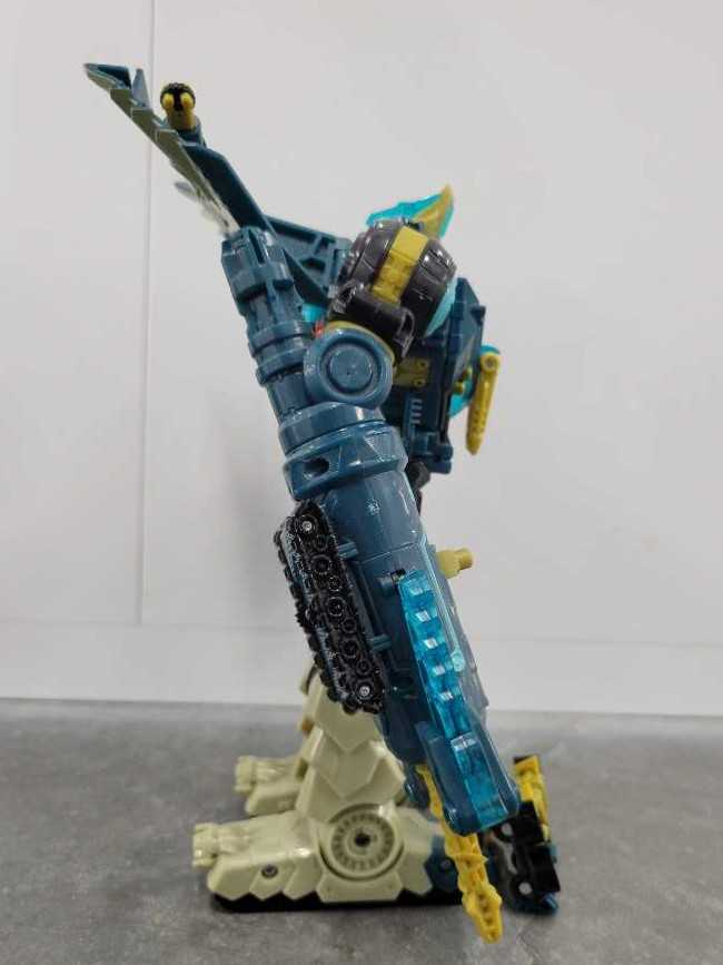 Menasor With Heavy Load - Hasbro (Cybertron) action figure collectible - Main Image 3