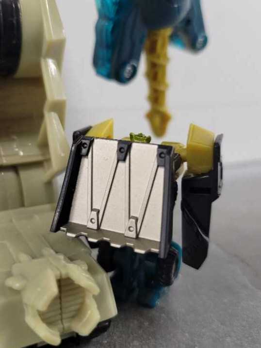 Heavy Load With Menasor  - Hasbro (Cybertron) action figure collectible - Main Image 3