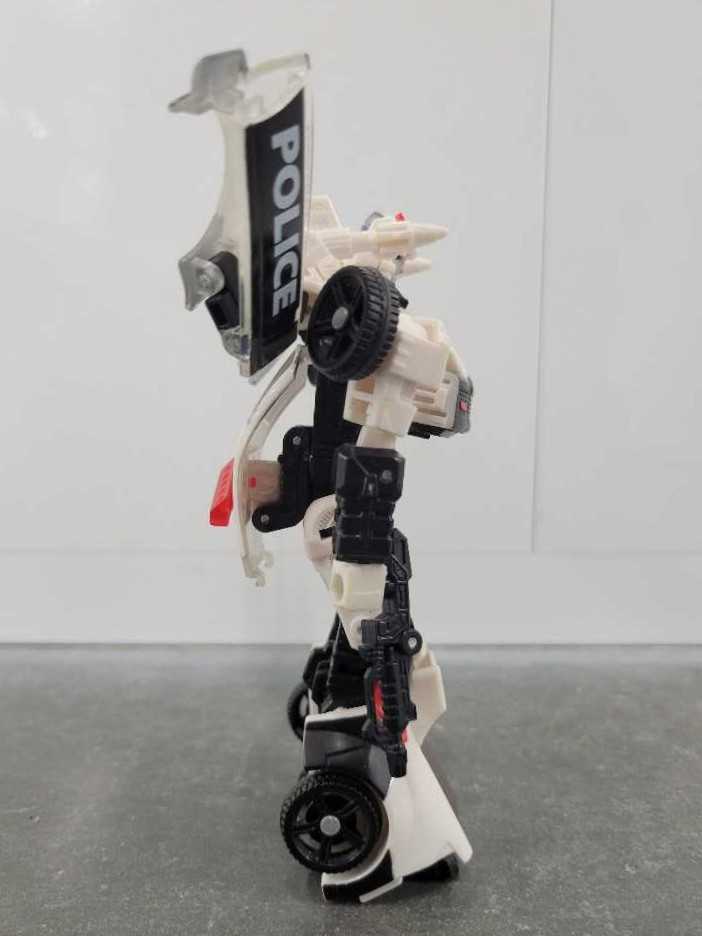 Prowl Robot Mode - Hasbro (Universe 2.0) action figure collectible - Main Image 3