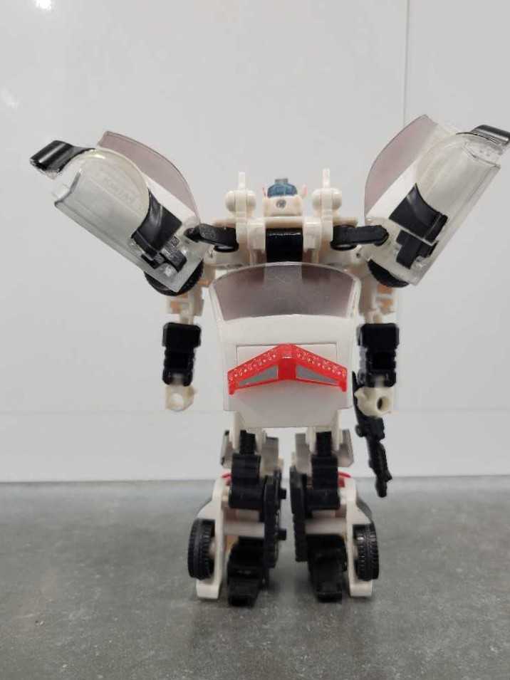 Prowl Robot Mode - Hasbro (Universe 2.0) action figure collectible - Main Image 4