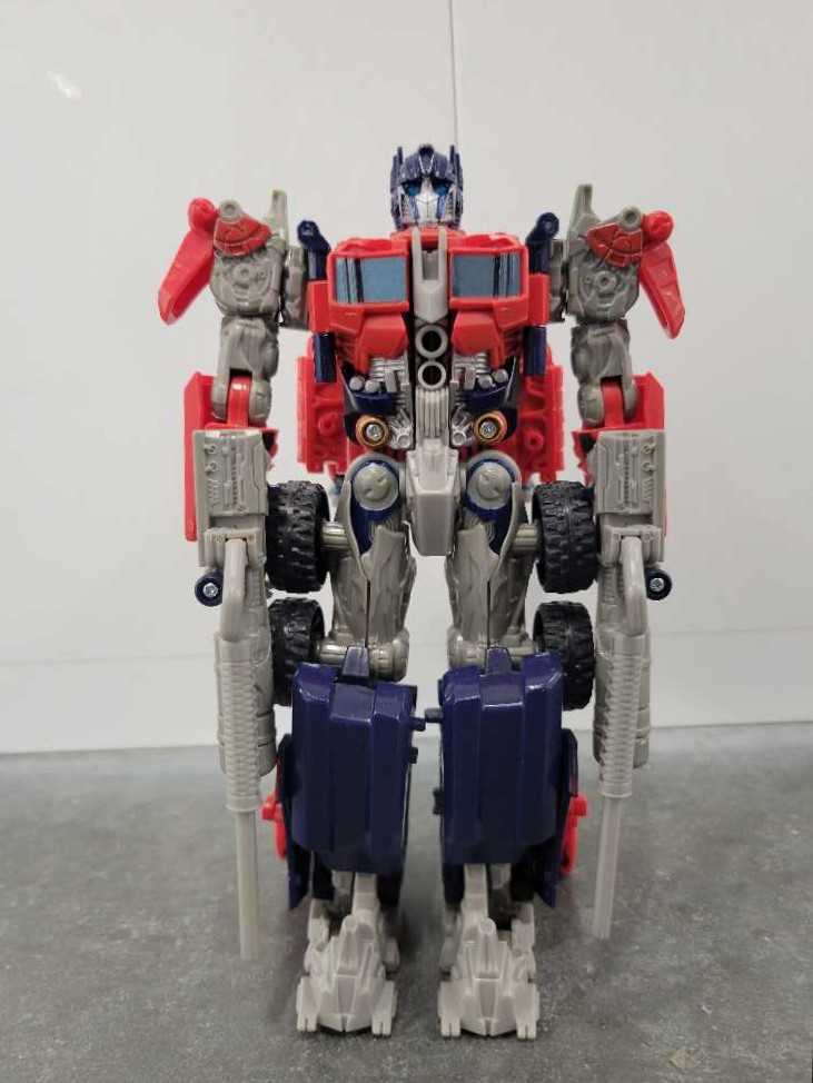 Optimus Prime Voyager Robot Mode - Hasbro (Movie) action figure collectible - Main Image 2
