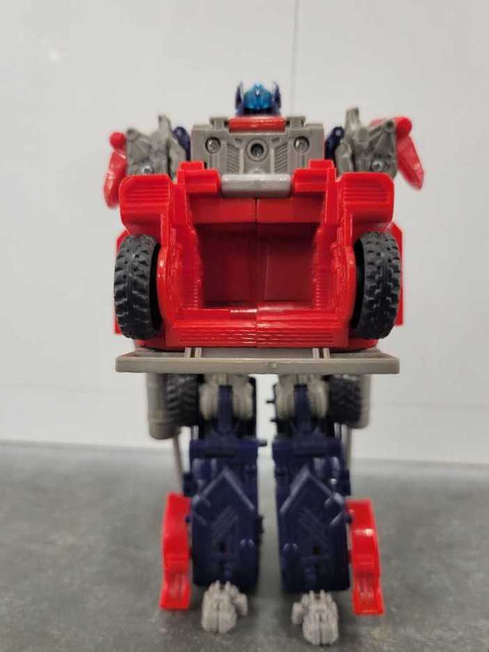 Optimus Prime Voyager Robot Mode - Hasbro (Movie) action figure collectible - Main Image 4