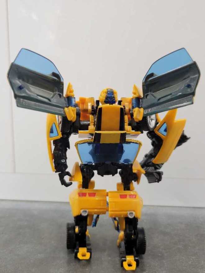 Bumblebee Concept 2nd Robot Mode - Hasbro (Movie) action figure collectible - Main Image 4