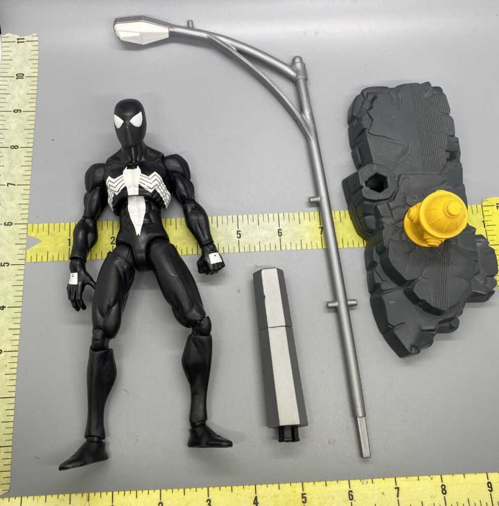 Spider-man 3 Unleashed 360 Black-Suited Spider-man  - Hasbro action figure collectible [Barcode 653569241218] - Main Image 3