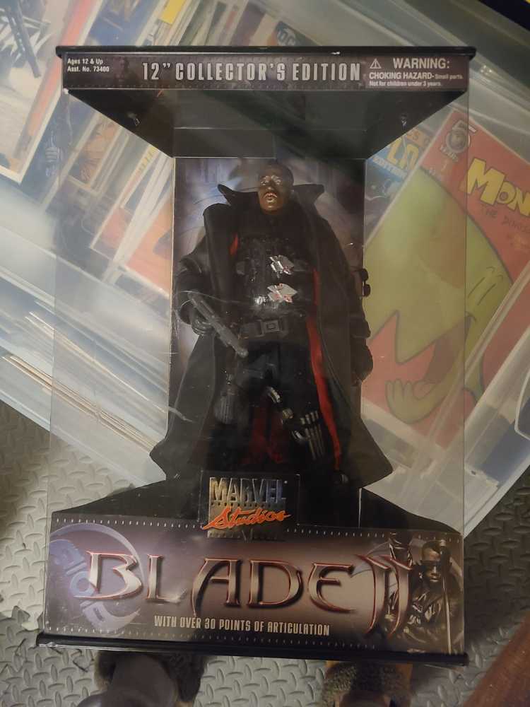Marvel Studios Collector’s Edition Blade II (Wesley Snipes)  12”  - Toybiz action figure collectible [Barcode 1510037769096] - Main Image 3