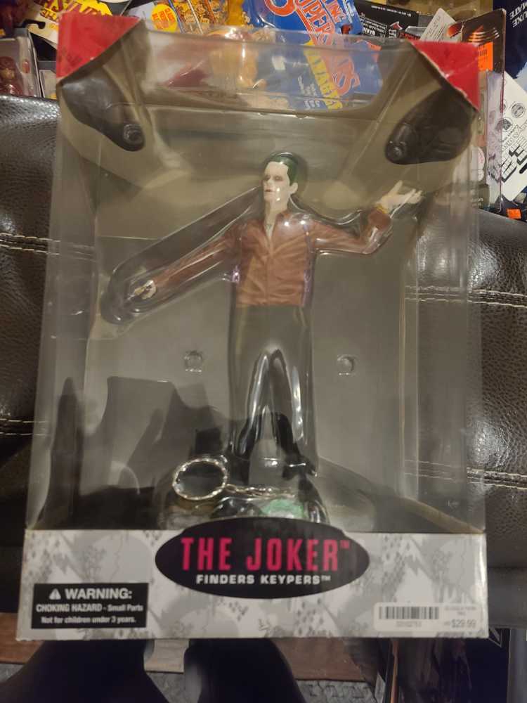 Suicide Squad Joker Finders Keypers Statue | Official Suicide Squad Key Holder Figure | 10 Inches Tall - DC Collectiblies action figure collectible [Barcode 811308023680] - Main Image 2