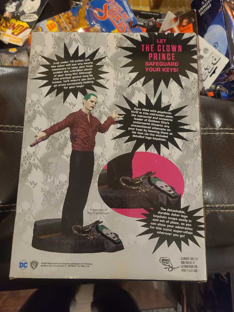 Suicide Squad Joker Finders Keypers Statue | Official Suicide Squad Key Holder Figure | 10 Inches Tall - DC Collectiblies action figure collectible [Barcode 811308023680] - Main Image 3