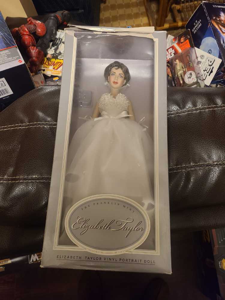 Pop! 4 Pack Captain America & Iron Man & Hulk & Thor Marvel Special Edition Glows In The Dark