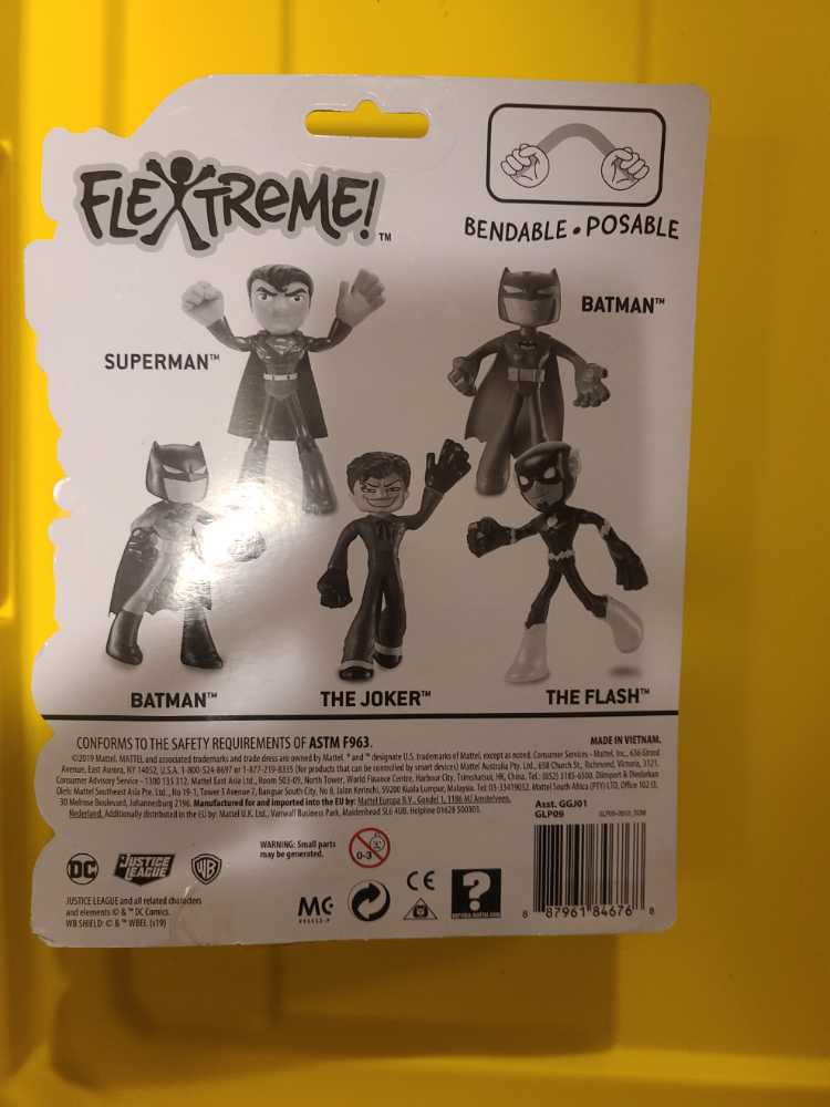 Mattel DC Comics Justice League FlexTreme Series Batman Dc Justice League Flextreme Bendable 7” - Mattel (DC Comics) action figure collectible [Barcode 887961846768] - Main Image 2