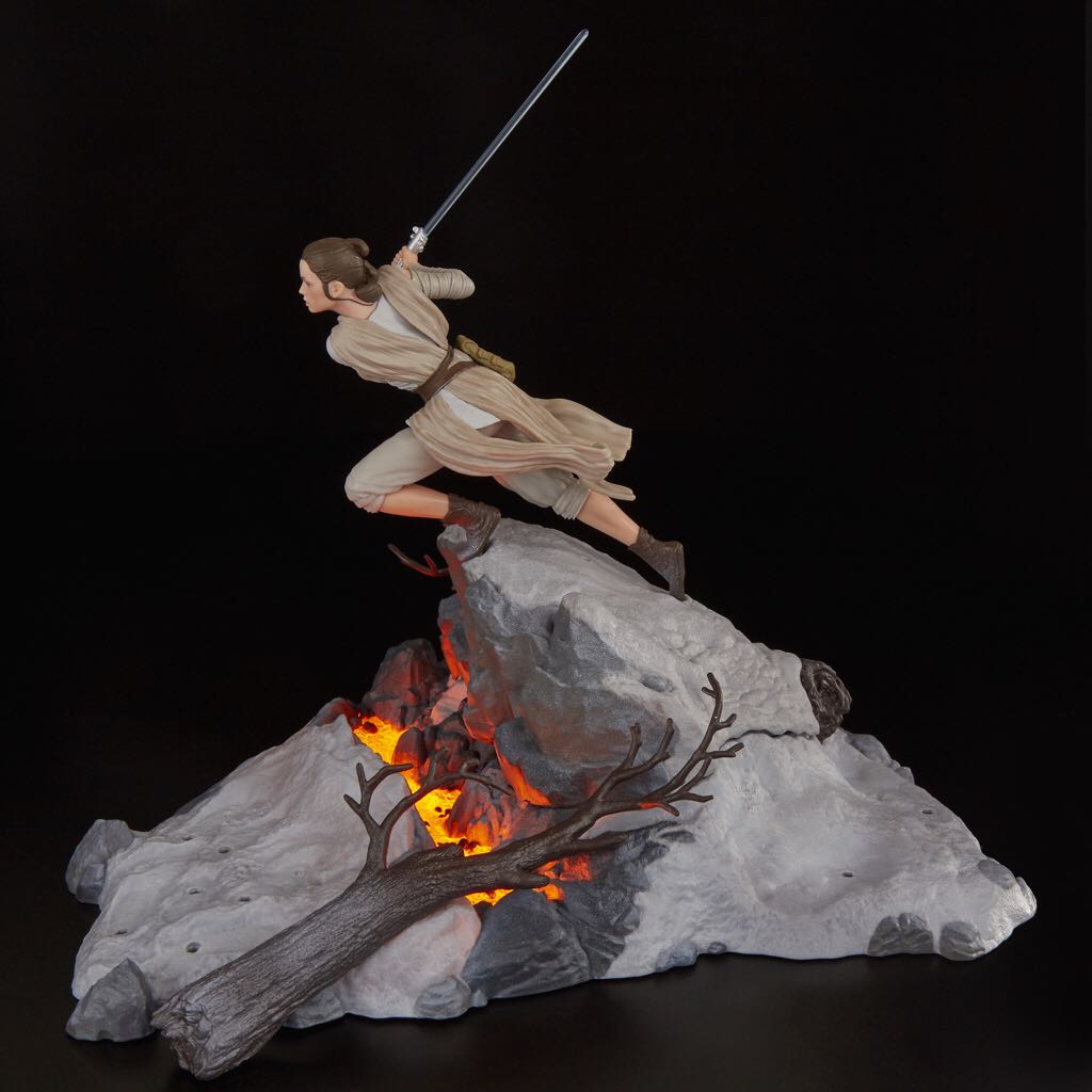 Rey (Starkiller Base) - Hasbro (Star Wars: The Black Series Centerpiece) action figure collectible - Main Image 2