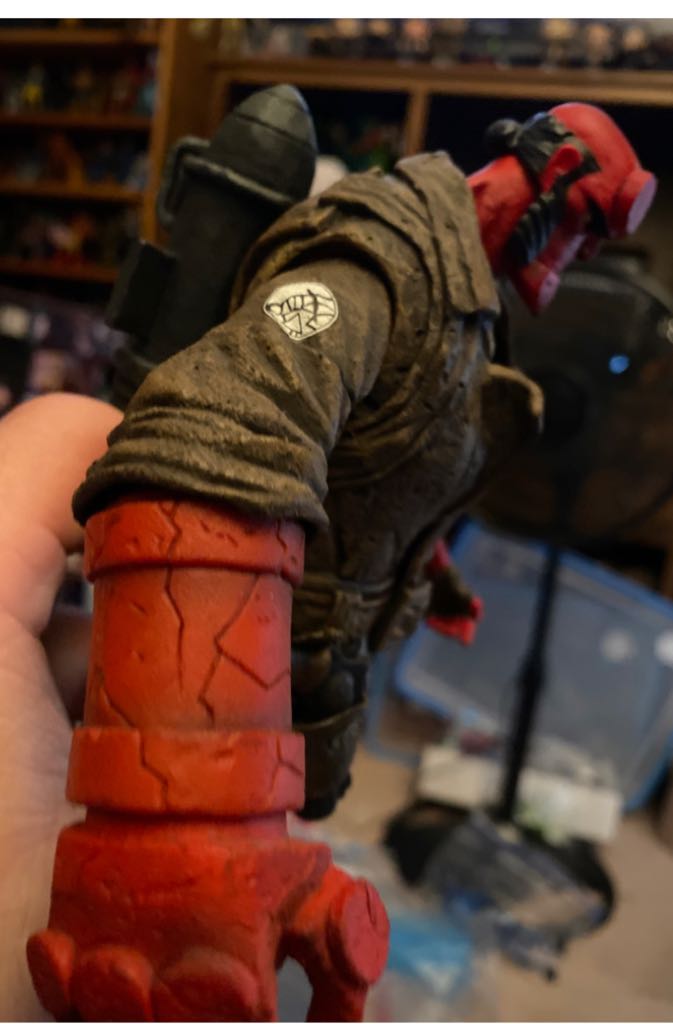 Hellboy w/Rocket Pack - Mezco (Hellboy) action figure collectible - Main Image 2