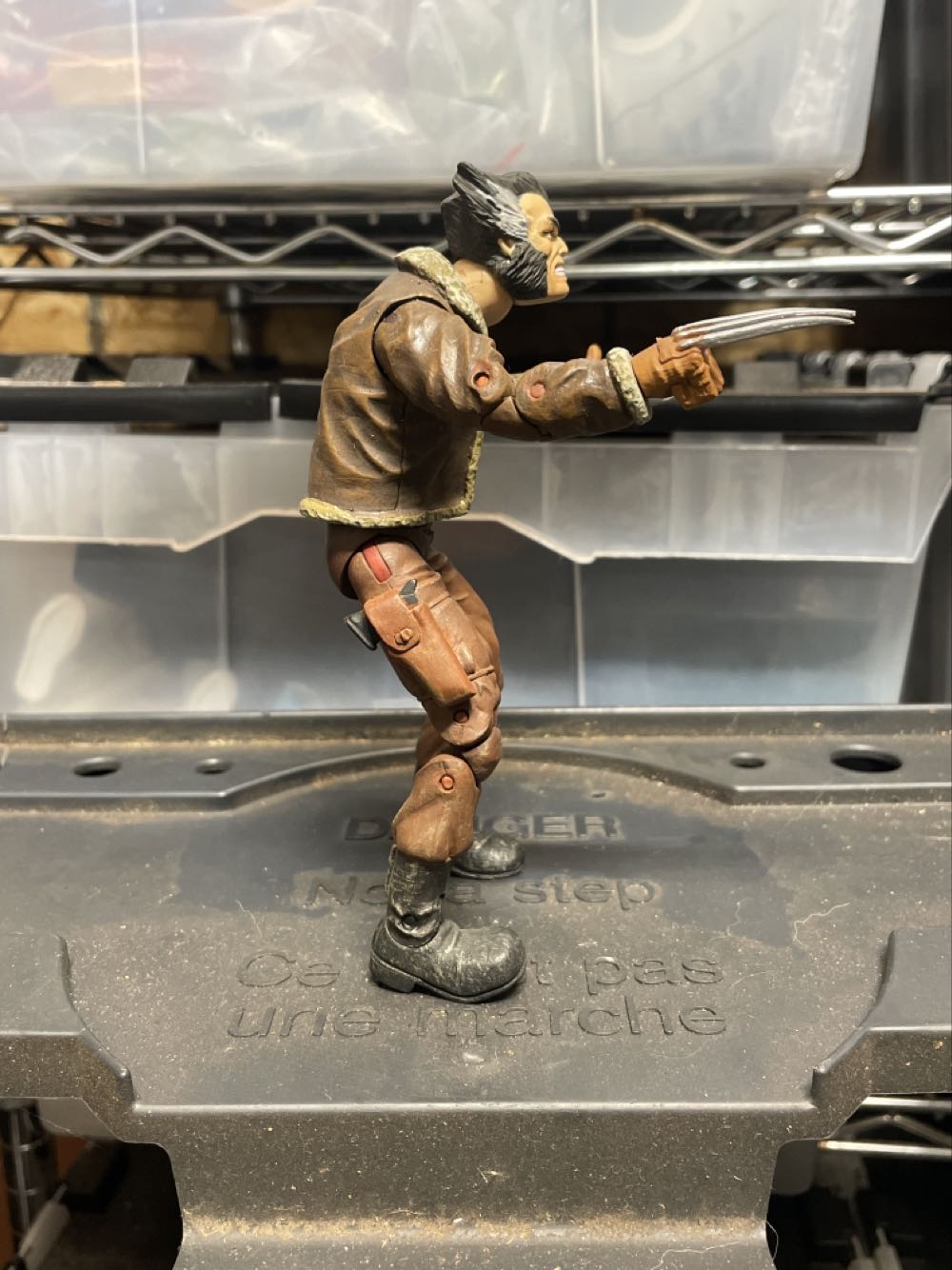 Wolverine - Toy Biz (Marvel Legends) action figure collectible - Main Image 2