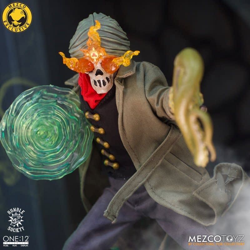 Mezco One:12 Collective Rumble Society: Atticus Doom [Necroverse Edition] - Mezco Toyz (One:12 Collective - Rumble Society) action figure collectible [Barcode 696198120950] - Main Image 4