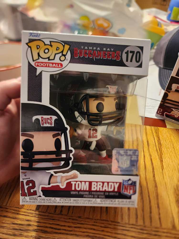 Tom Brady Tampa Bay Buccaneers Away Jersey Funko Pop! Nfl Series #170  action figure collectible [Barcode 889698656856] - Main Image 2