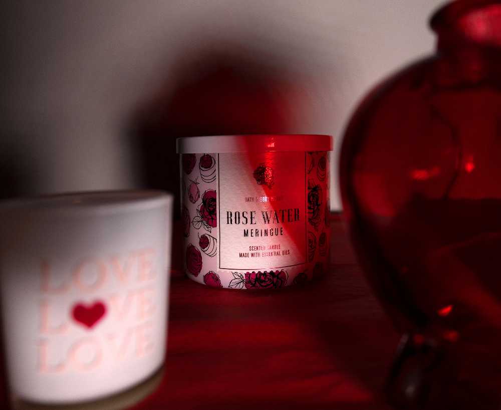 CANDLE: Valentine’s Day Bath & Body Works Rose Water Meringue 2019 - Bath & Bodyworks Candle (Valentine’s Day Candles) action figure collectible [Barcode 667552237515] - Main Image 3