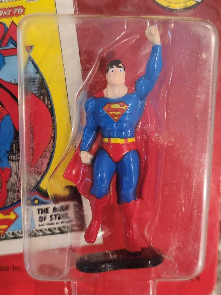 Superman (Raised Fist) - Ertl (DC Comics Super Heroes: Diecast Metal Figures w/Card) action figure collectible [Barcode 036881007241] - Main Image 3