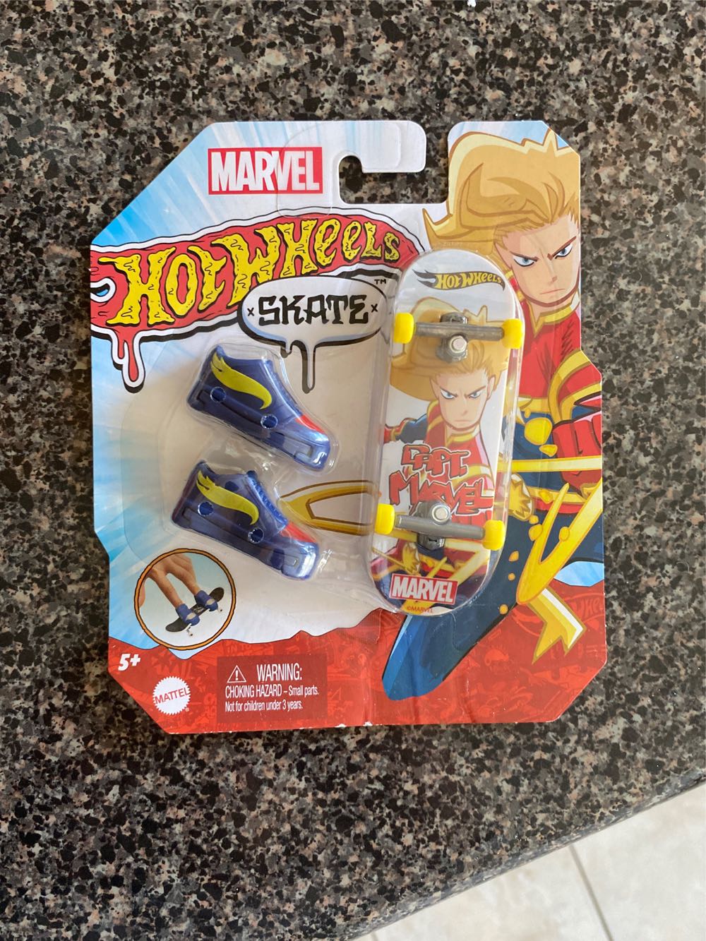 Star Trek U.S.S Voyager NCC - 74656 - Revell Model Kit