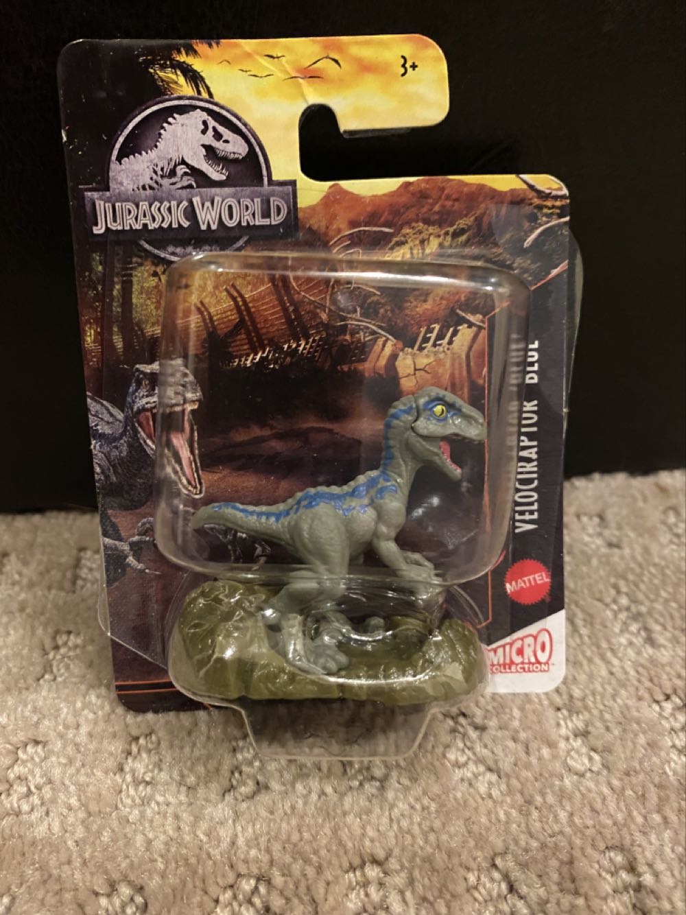 Velociraptor Blue Micro Collection - Mattel (Jurassic World) action figure collectible [Barcode 887961951752] - Main Image 2
