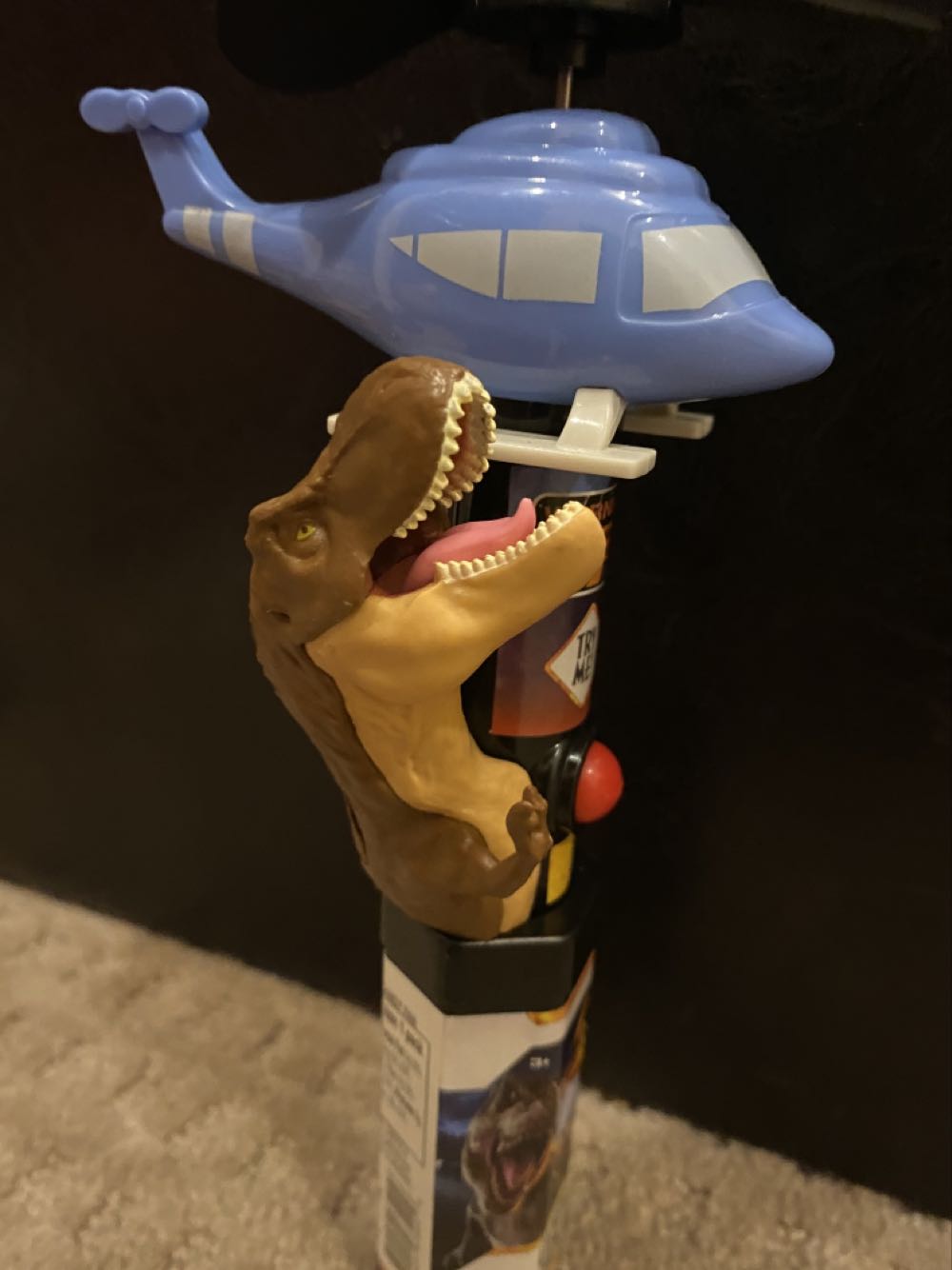 Jurassic World Dominion Candy Fan - Candy Rific (Jurassic World Dominion) action figure collectible [Barcode 609454679956] - Main Image 2