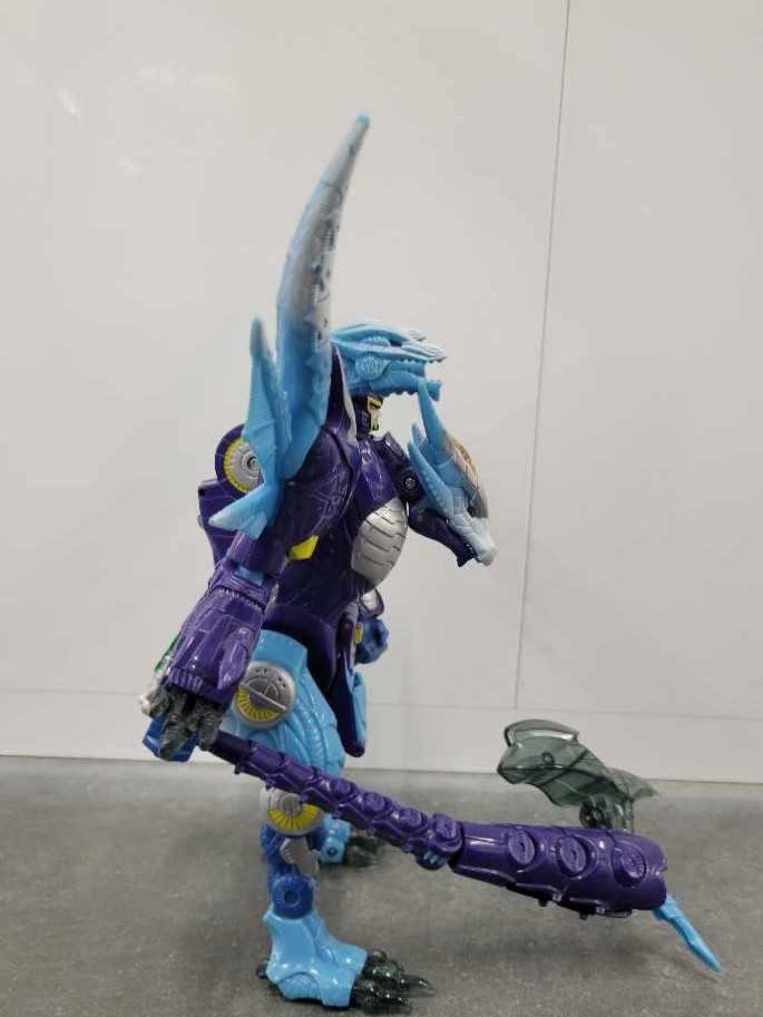 Scourge Cryo - Hasbro (Cybertron) action figure collectible - Main Image 3