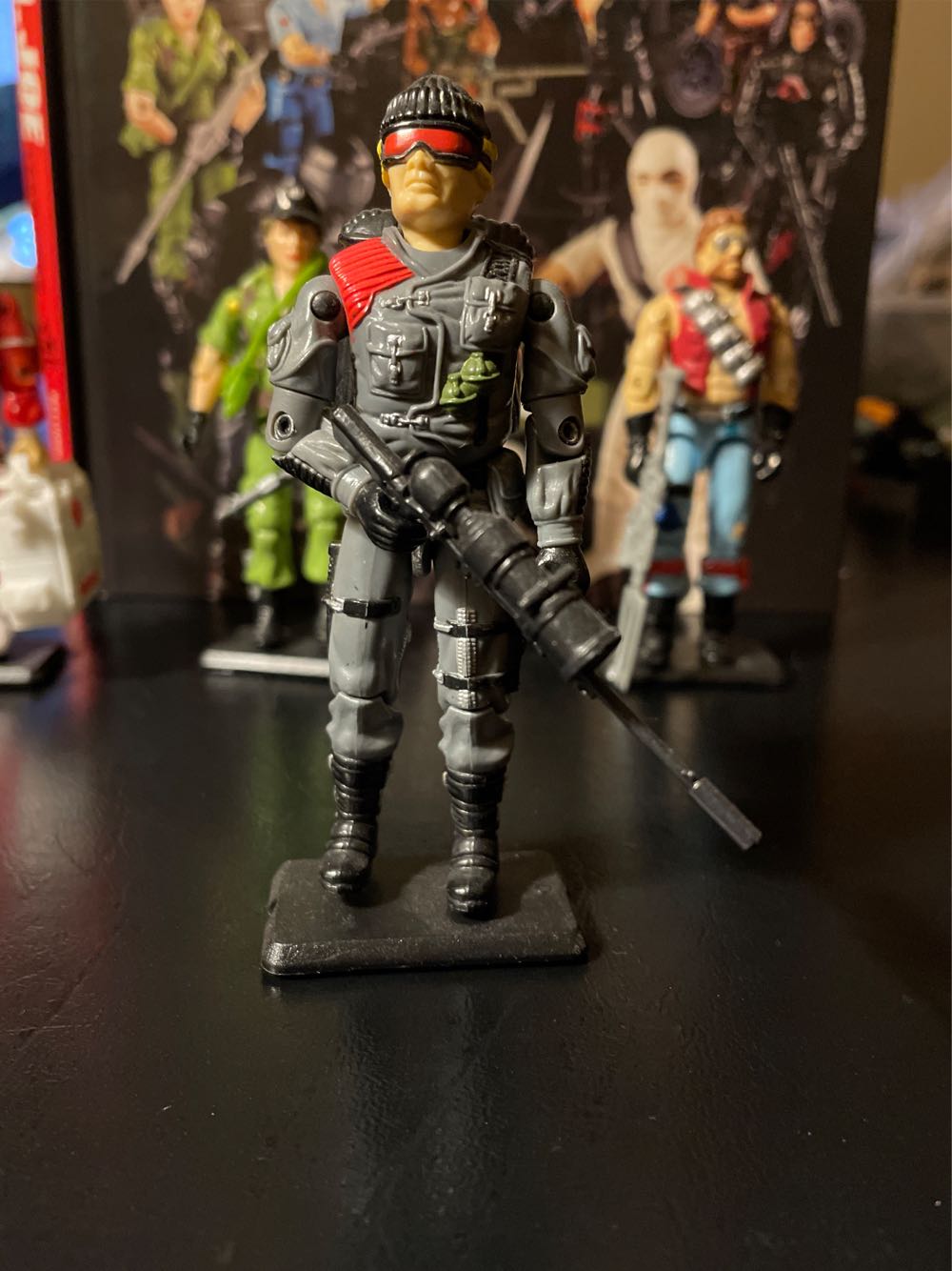 Low Light V1  action figure collectible [Barcode 038976064597] - Main Image 3