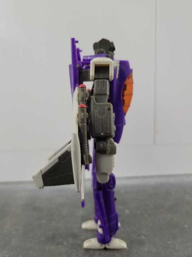 Skywarp  - Hasbro (Cybertron) action figure collectible - Main Image 3