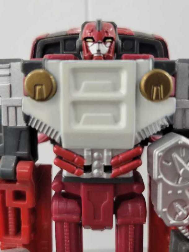 Swerve Missing 1 Exhaust Pipe - Hasbro (Cybertron) action figure collectible - Main Image 1