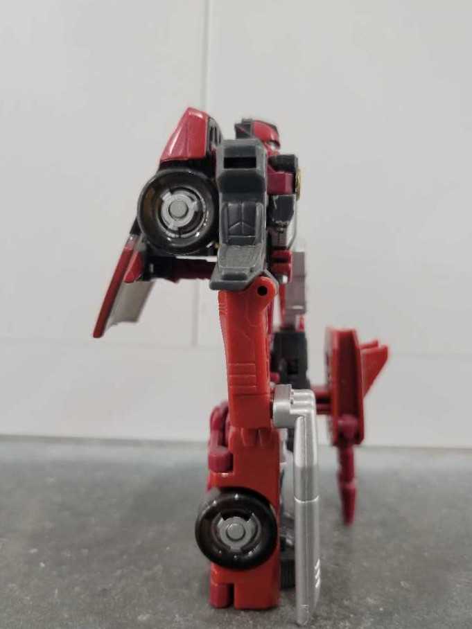 Swerve Missing 1 Exhaust Pipe - Hasbro (Cybertron) action figure collectible - Main Image 3