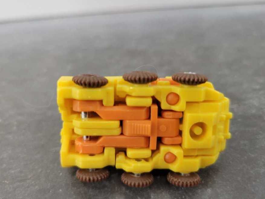 Steamhammer - Hasbro (Cybertron) action figure collectible - Main Image 4