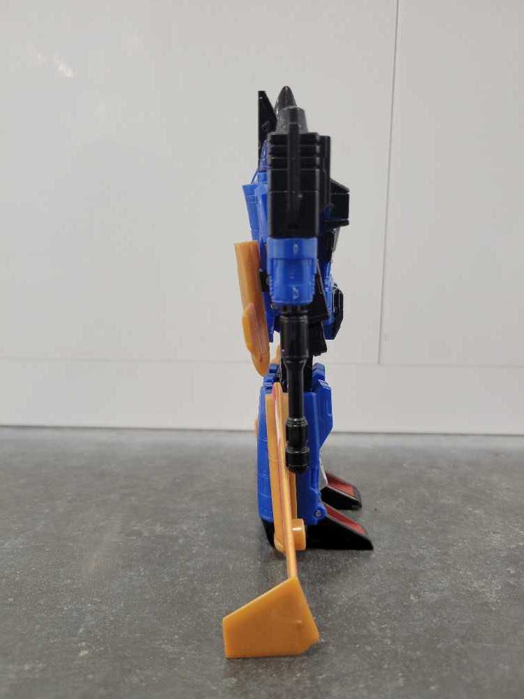 Transformers Generations Dirge - Hasbro (Generations) action figure collectible - Main Image 3