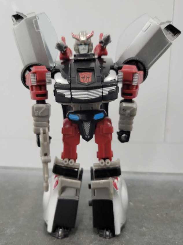 Silverstreak Bluestreak Robot Mode - Hasbro (Universe 2.0) action figure collectible - Main Image 2