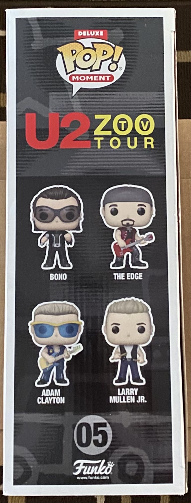 05 Zoo TV Tour 2003 (Size) - U2 Zoo TV Tour - Funko (Funko Pop! Deluxe Moment) action figure collectible [Barcode 889698677738] - Main Image 2