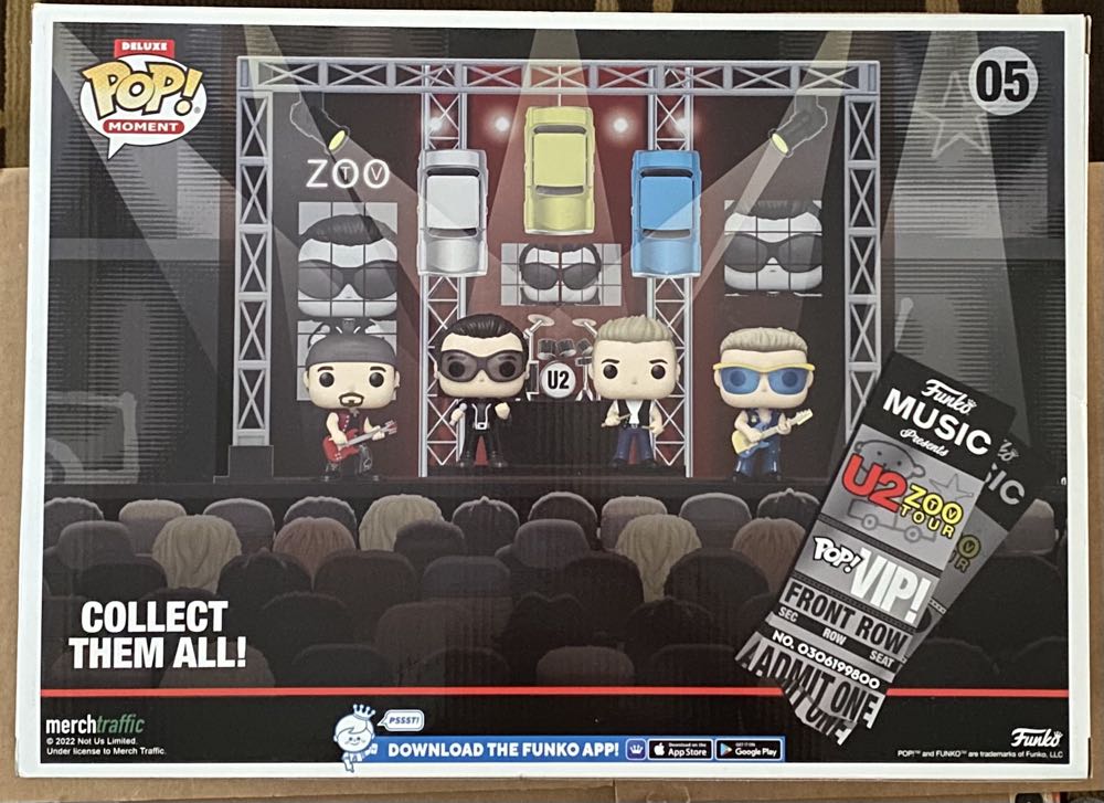 05 Zoo TV Tour 2003 (Size) - U2 Zoo TV Tour - Funko (Funko Pop! Deluxe Moment) action figure collectible [Barcode 889698677738] - Main Image 3