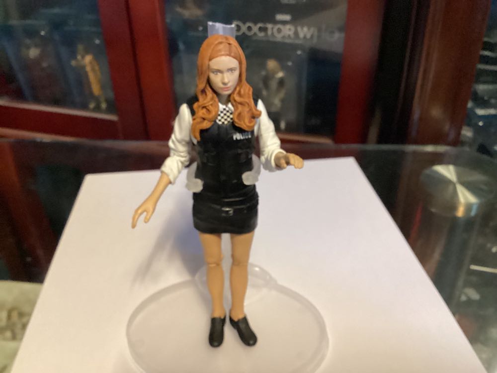 Figure 11th Doctor Amy Police Uniform  action figure collectible - Main Image 1