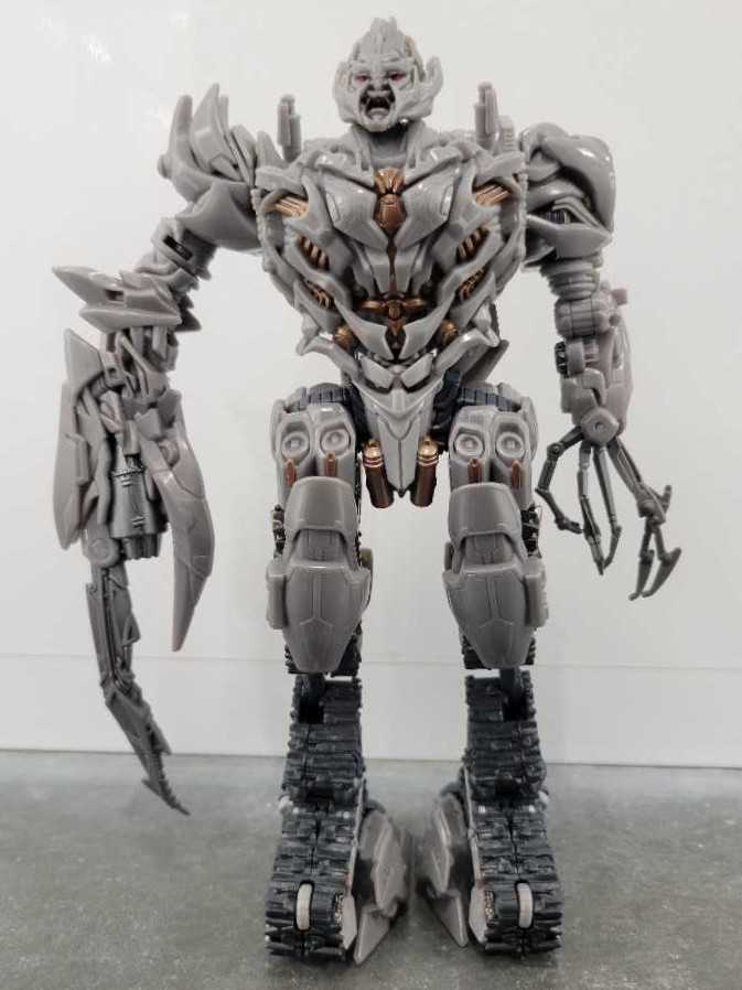 13 Megatron  - Hasbro (Studio Series) action figure collectible - Main Image 2