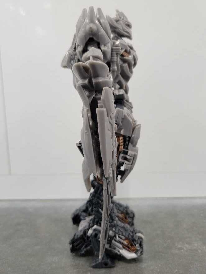 13 Megatron  - Hasbro (Studio Series) action figure collectible - Main Image 3