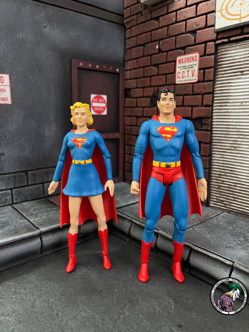 DC Direct (2002) (047x02) Supergirl - DC Direct (Silver Age: Superboy & Supergirl) action figure collectible - Main Image 2