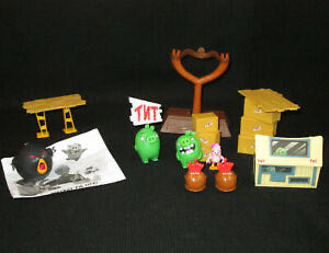 Angry Birds Pig City Strike Slingshot Game Playset - Spinmaster (Angry Birds) action figure collectible [Barcode 778988216866] - Main Image 3