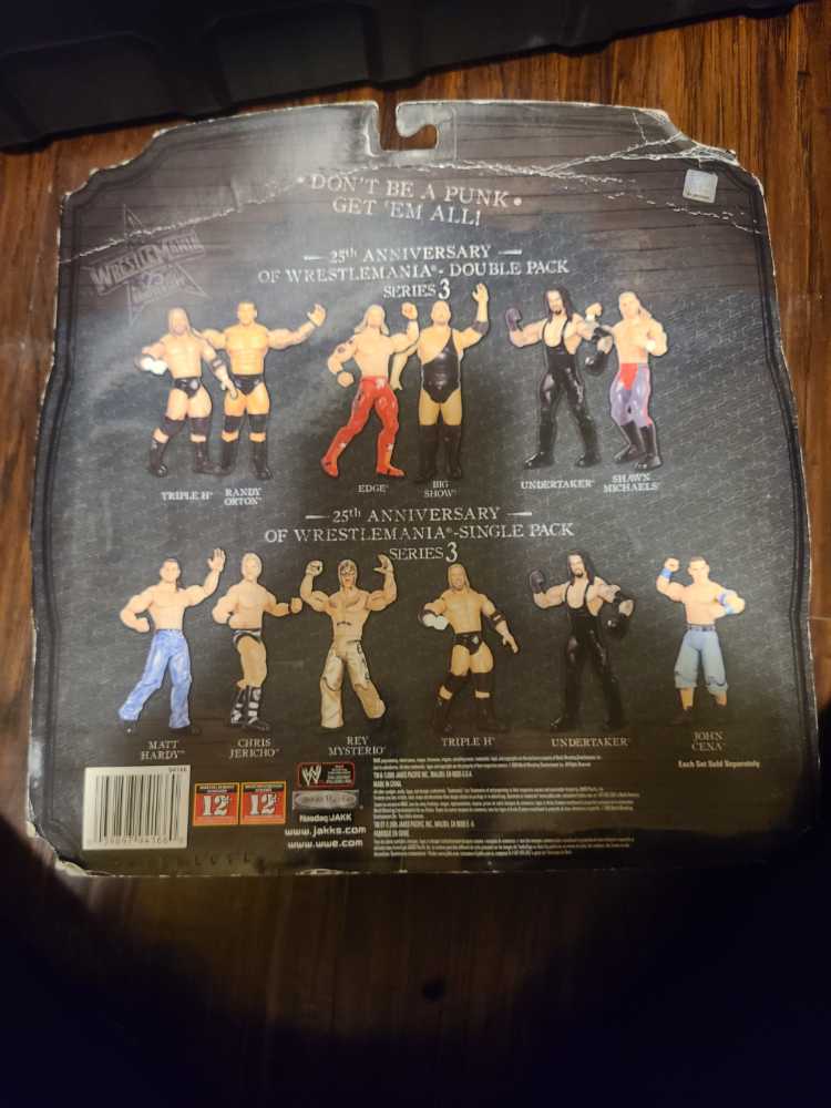 Jakks Pacific Classic WWE Superstars Rey Mysterio Wrestlemania 25th Anniversary With Mask - Jakks Pacific / WWE action figure collectible [Barcode 039897941660] - Main Image 2