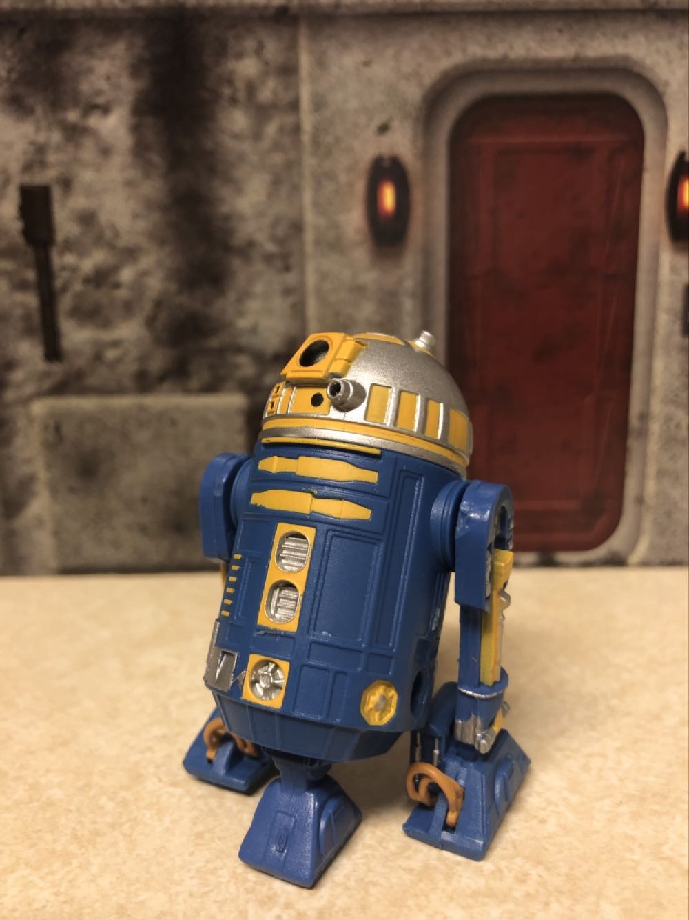 R2-B1 (Royal Starship Droids) - Hasbro (Star Wars Episode I: The Phantom Menace) action figure collectible - Main Image 3