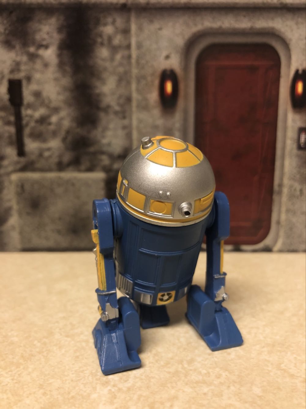 R2-B1 (Royal Starship Droids) - Hasbro (Star Wars Episode I: The Phantom Menace) action figure collectible - Main Image 4