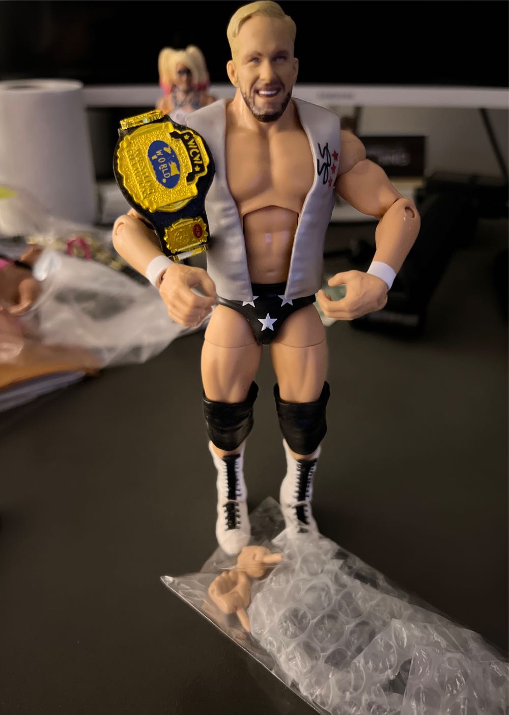 Stone Cold Steve Austin (Stunning Steve) - WWE Mattel (WWE Elite Series 81 (2021)) action figure collectible - Main Image 4