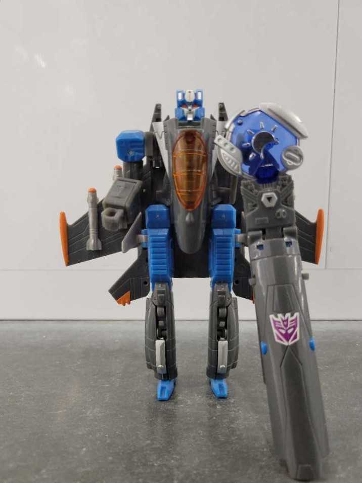 Thundercracker 1st Robot Mode - Hasbro (Cybertron) action figure collectible - Main Image 2