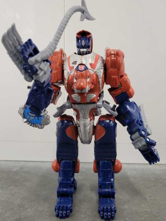 Leo Prime Robot Mode - Hasbro (Universe 2.0) action figure collectible - Main Image 2