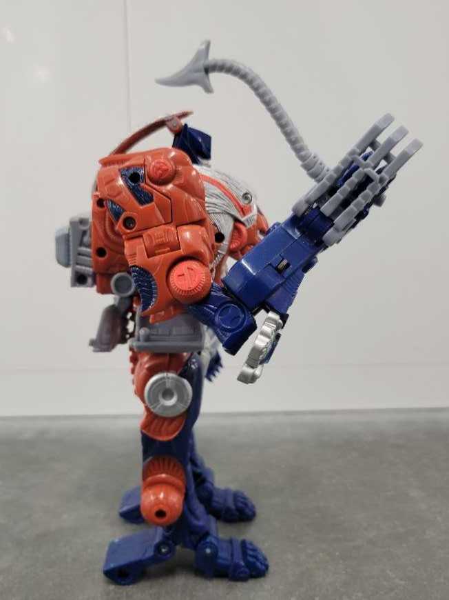 Leo Prime Robot Mode - Hasbro (Universe 2.0) action figure collectible - Main Image 3