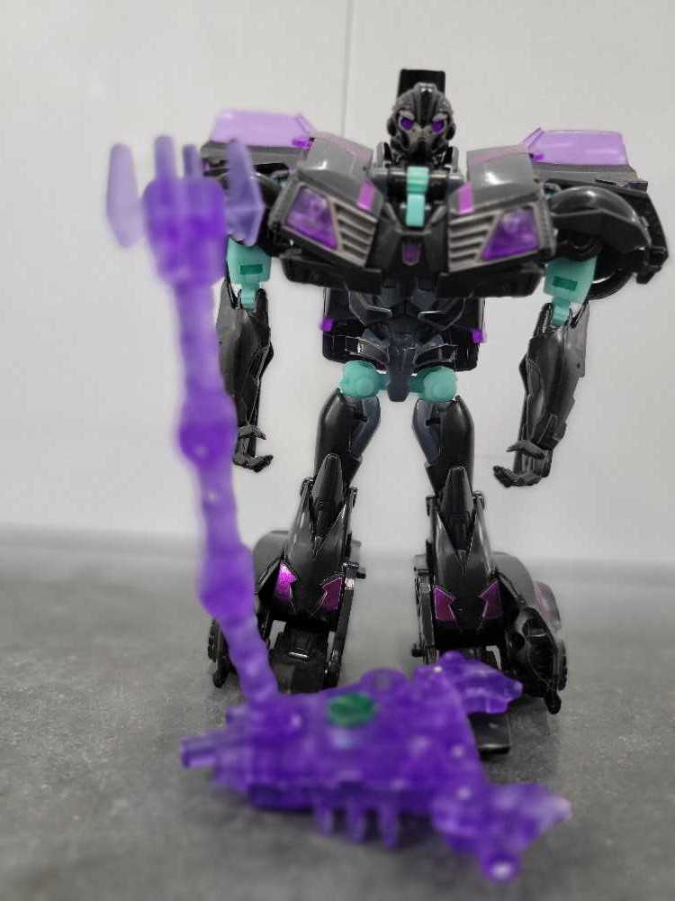 Zori With Terrorcon Bumblebee Aeon - Hasbro (Arms Micron) action figure collectible - Main Image 3